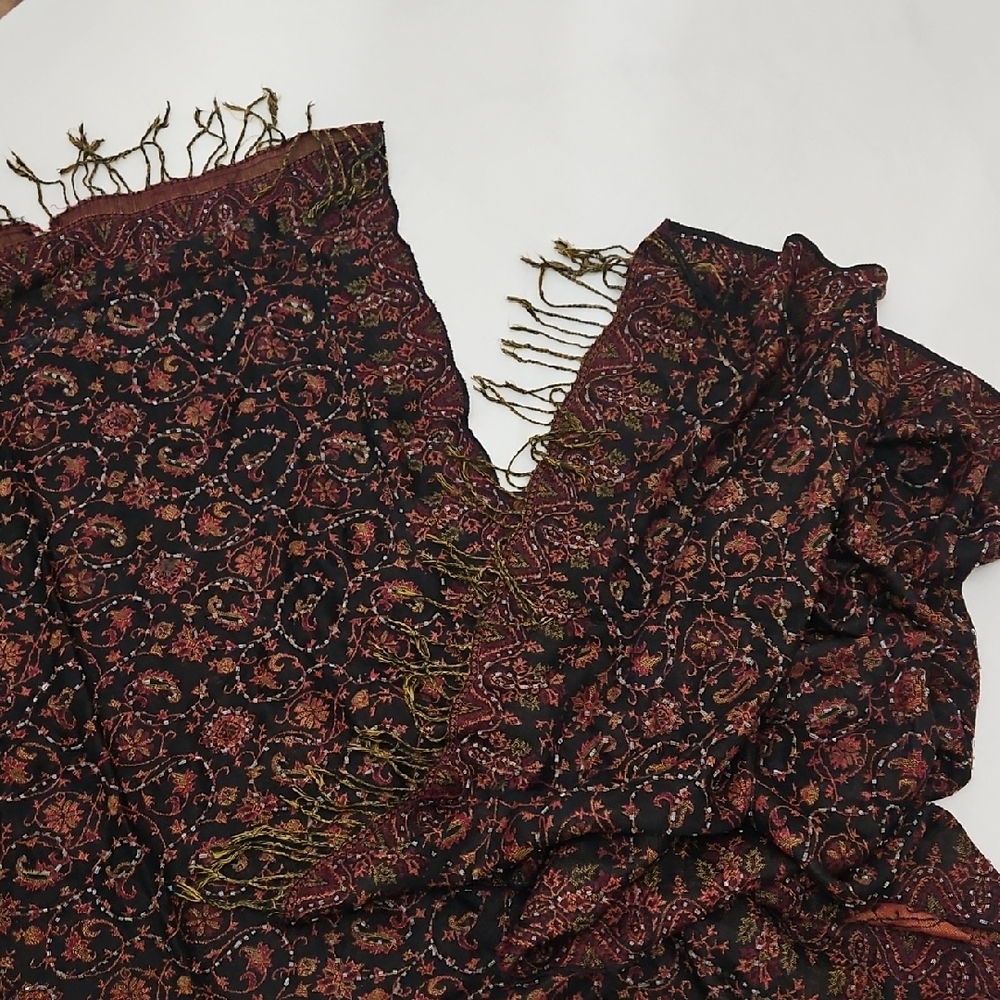 Black and Red Elegant Scarf Wrap